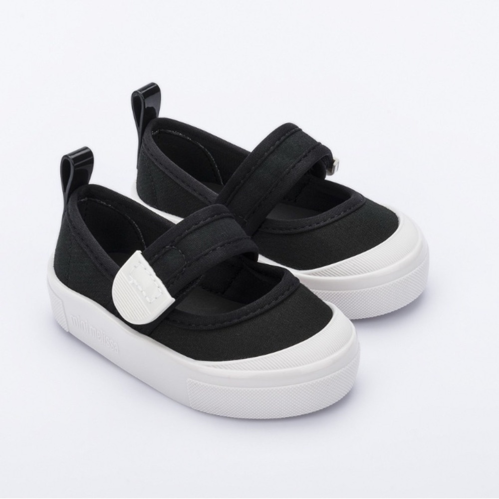 👟 Mini Melissa Black & White Toddler Sneakers – Size 7 🖤🤍